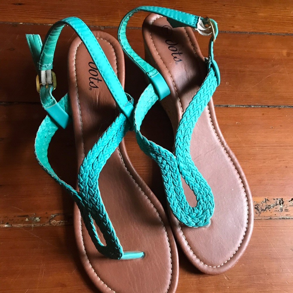 Dots Turqoise Wedges